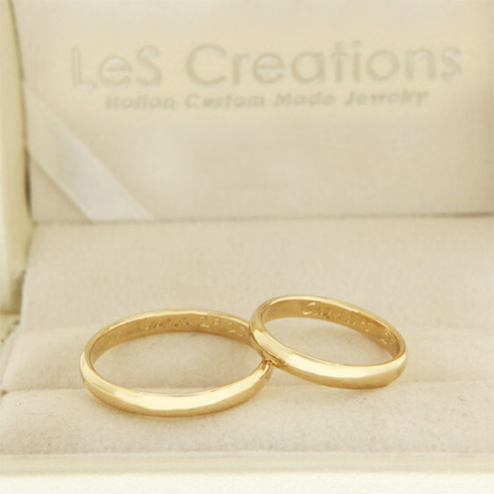 Fedi nuziali dalle linee classiche in oro Alex Wedding Rings